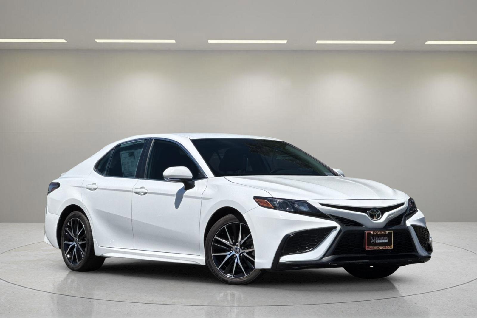 Used 2024 Toyota Camry SE