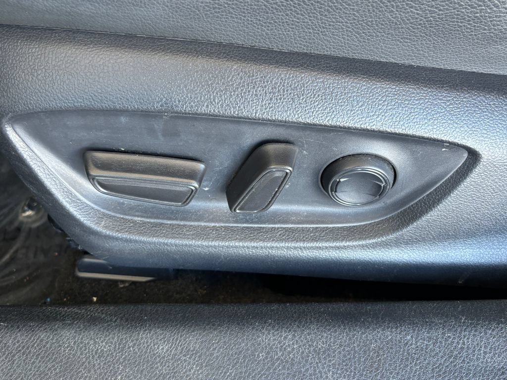 Used 2023 Toyota Camry XSE FWD image 24
