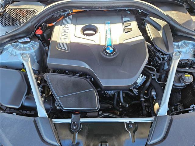 Used 2018 BMW 530e xDrive w/ Premium Package 2 image 21