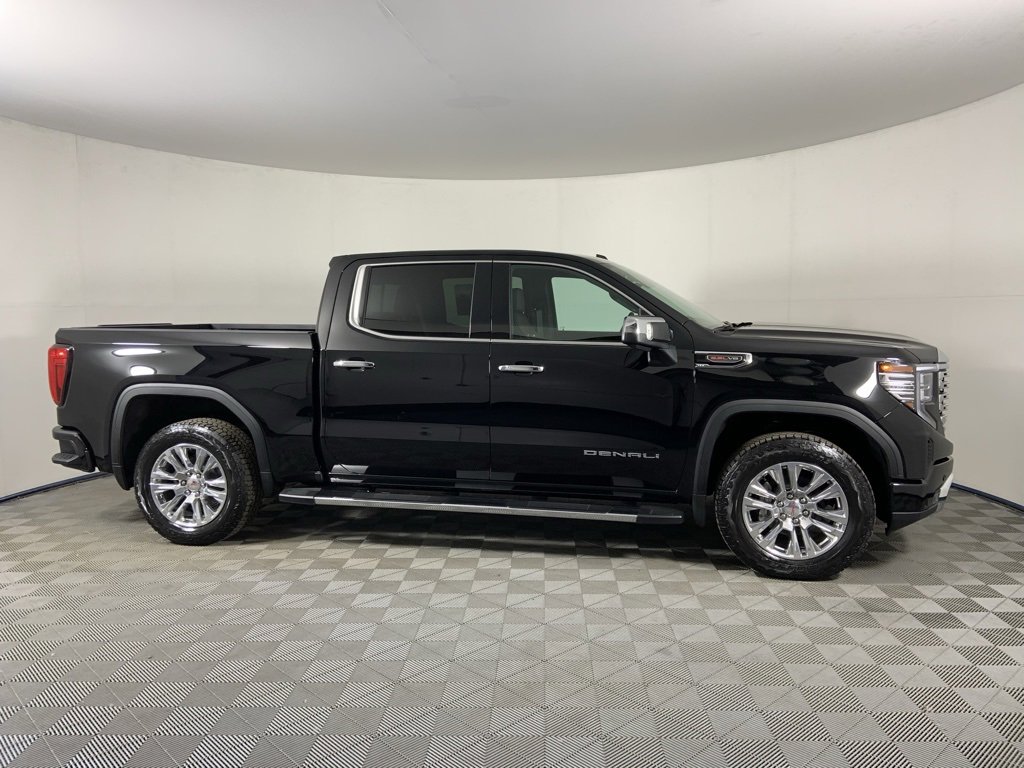 Used 2025 GMC Sierra 1500 Denali image 2