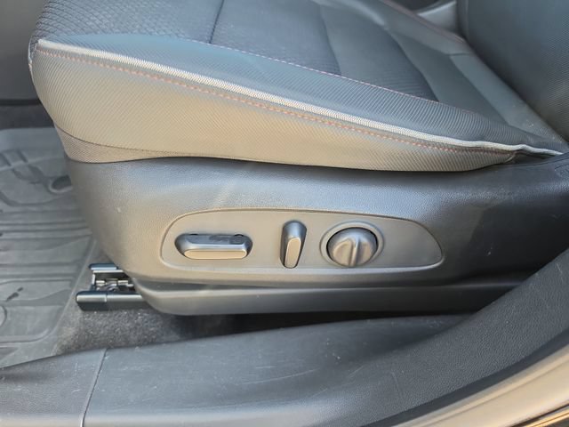 Used 2023 Chevrolet TrailBlazer RS w/ Sun and Liftgate Package FWD image 17
