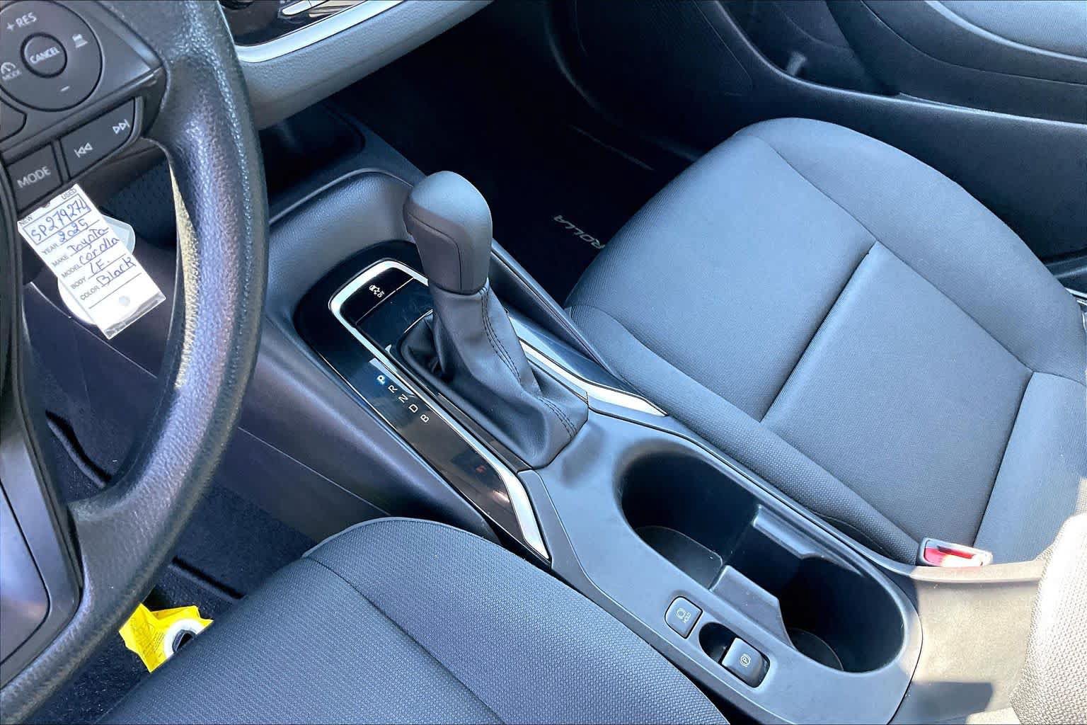 Used 2025 Toyota Corolla LE FWD image 16