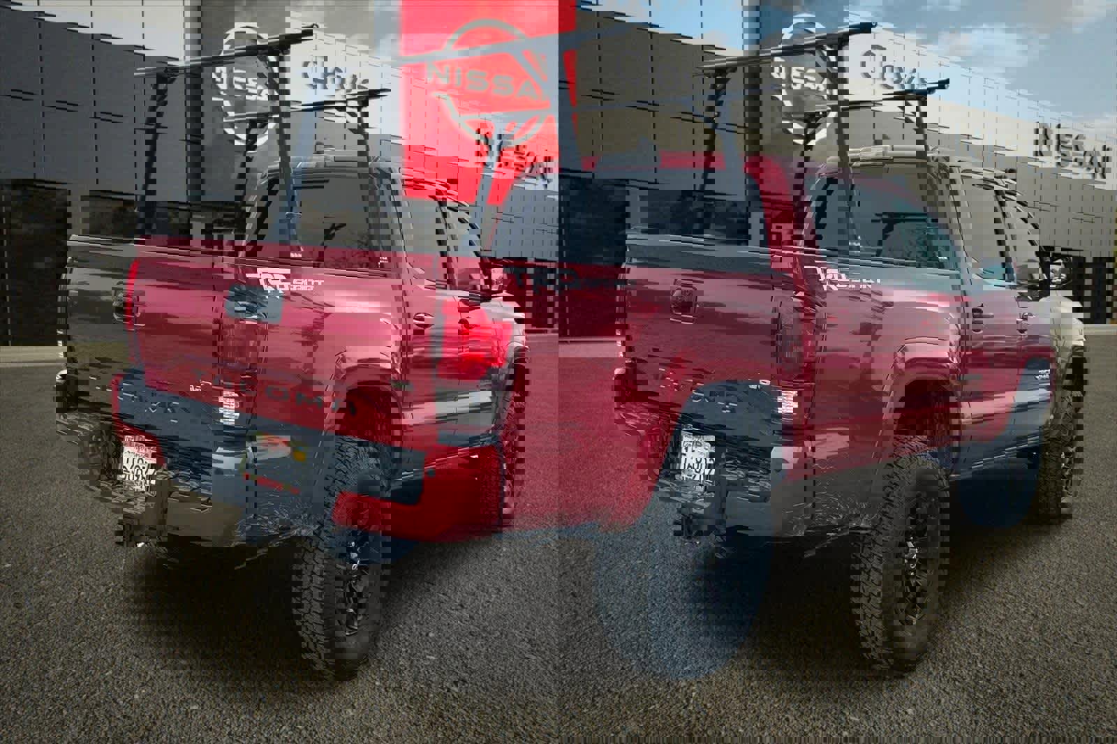 Used 2019 Toyota Tacoma TRD Sport image 3