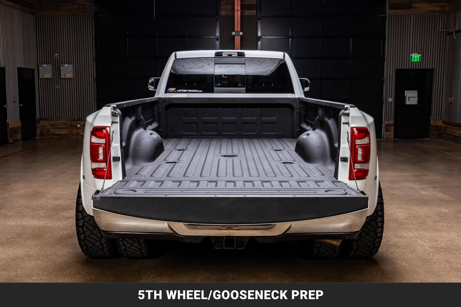 Used 2022 RAM 3500 Limited AWD/4WD image 9