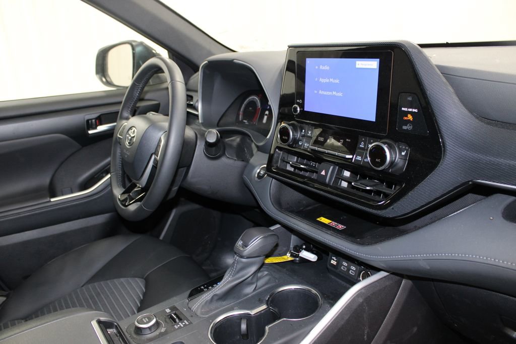 Used 2025 Toyota Highlander XSE image 24