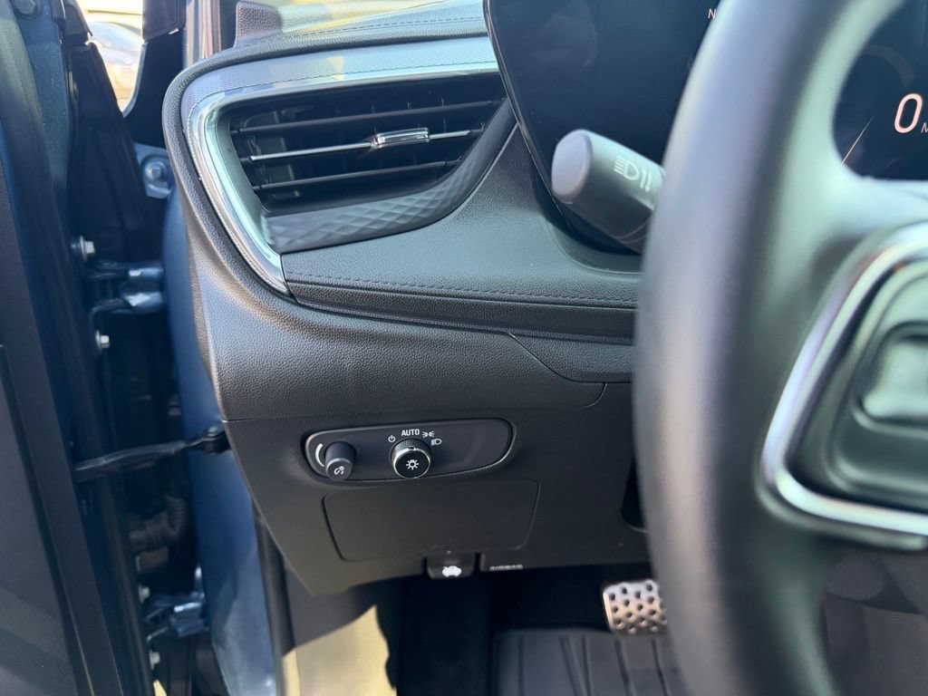 Used 2025 Buick Encore GX Preferred FWD image 23
