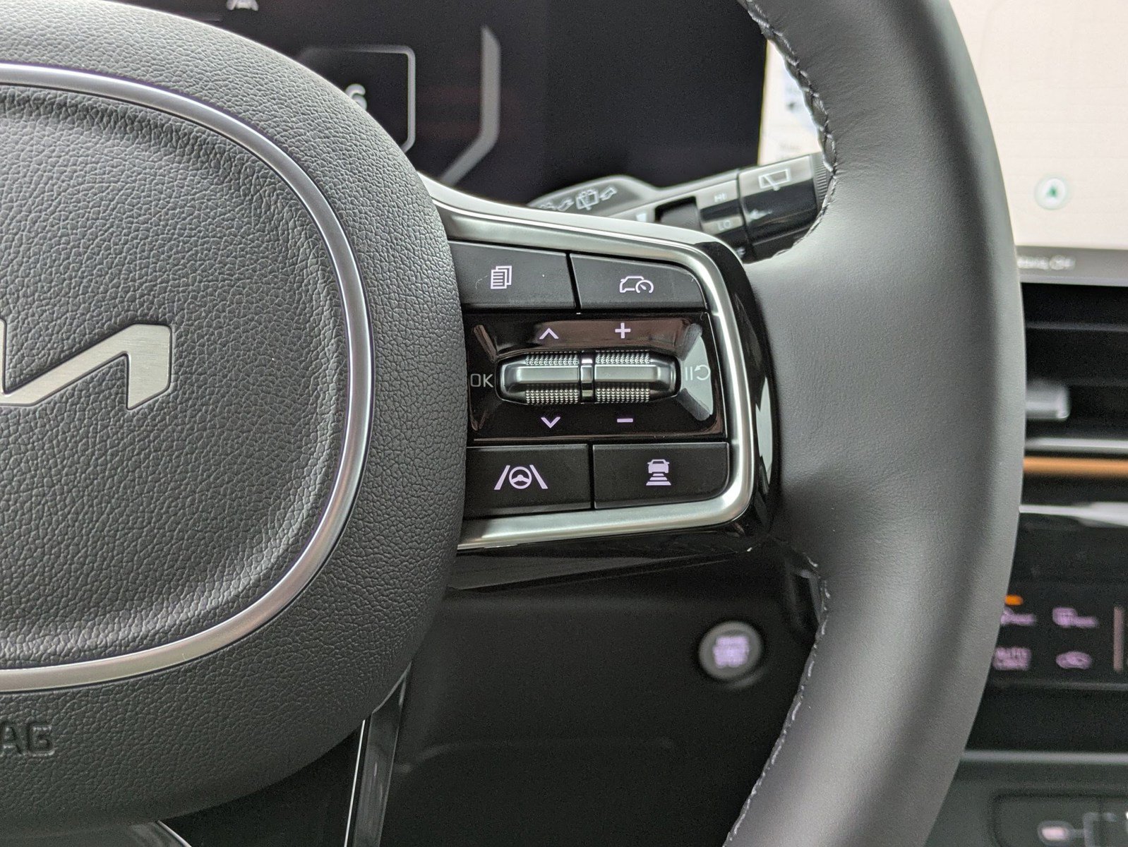 New 2025 Kia Carnival SX Prestige FWD image 17