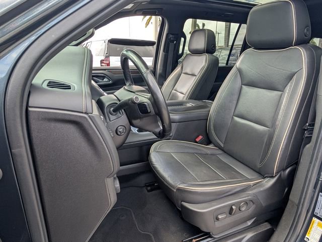 Used 2021 Chevrolet Suburban Premier w/ Premium Package image 7