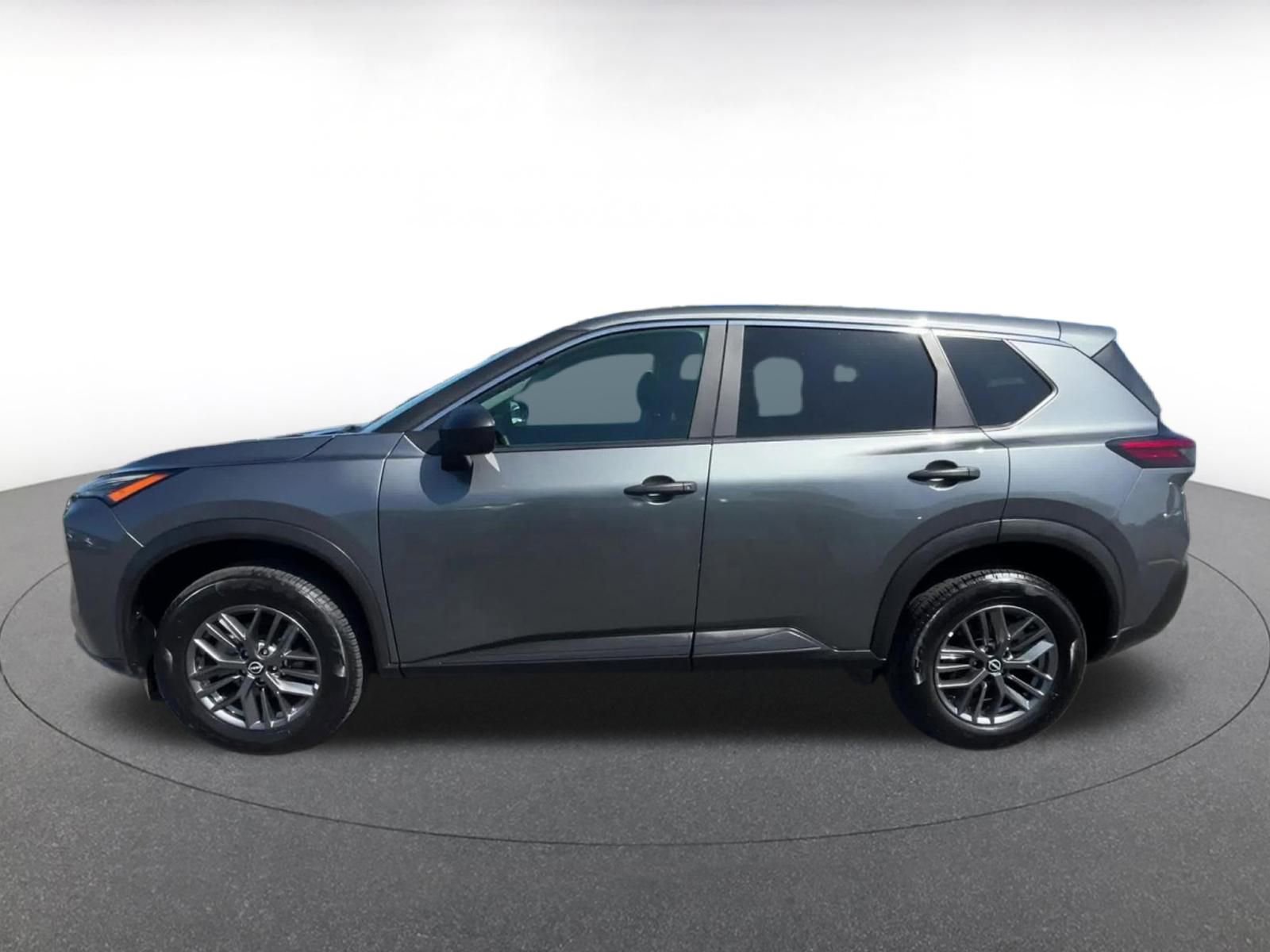 Used 2023 Nissan Rogue S image 9