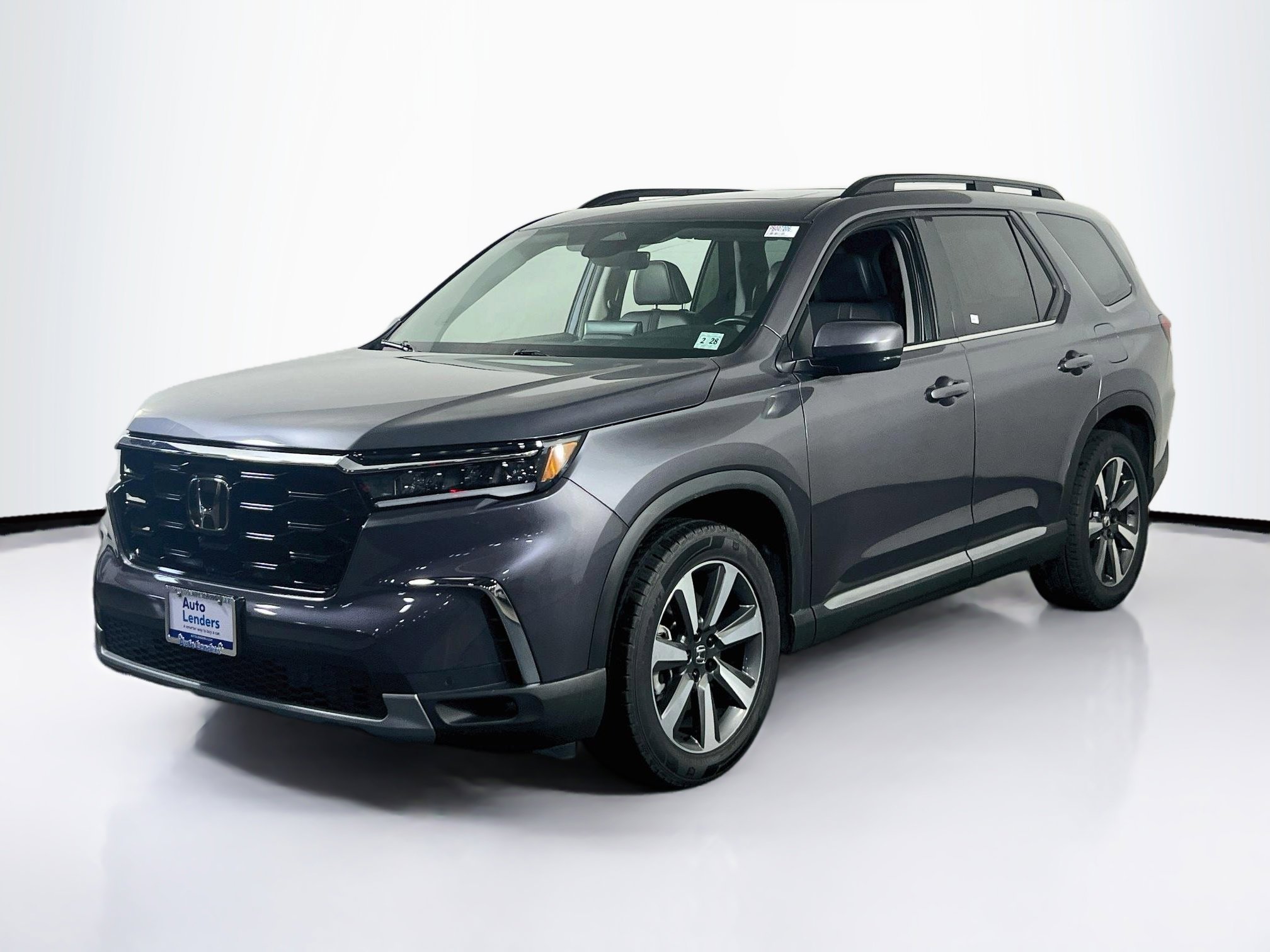 Used 2023 Honda Pilot Touring image 1