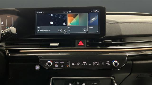 Certified 2025 Kia Carnival SX Prestige FWD image 13