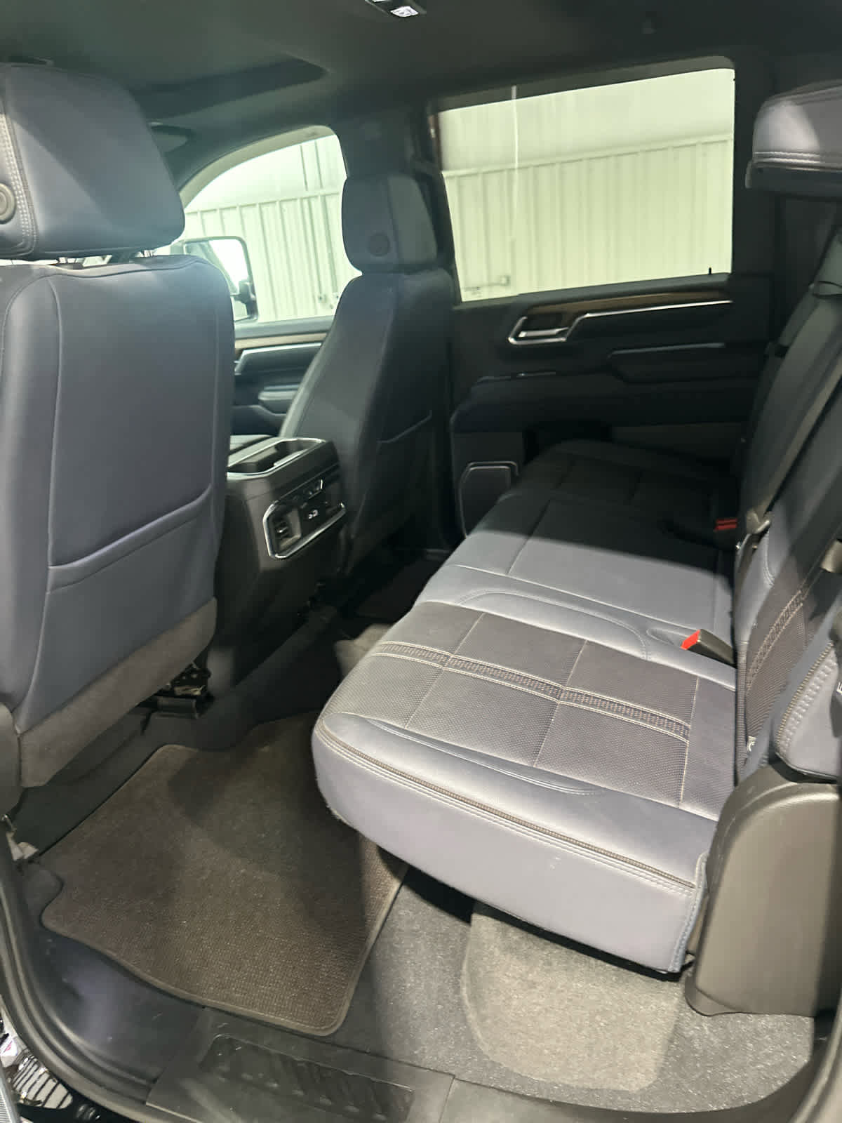 Used 2024 Chevrolet Silverado 2500 High Country w/ High Country Premium Package AWD/4WD image 15