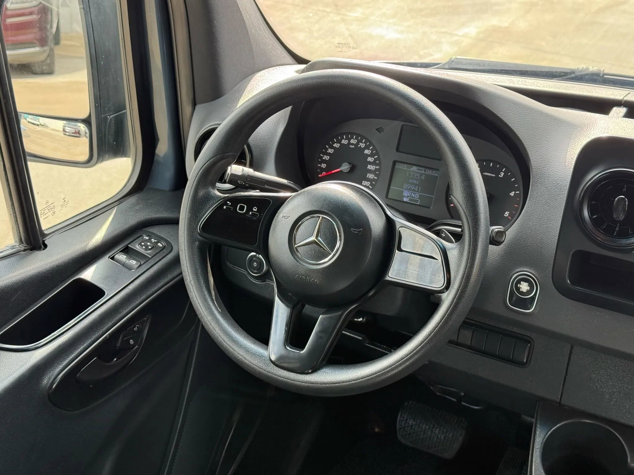 Used 2019 Mercedes-Benz Sprinter 144 image 11