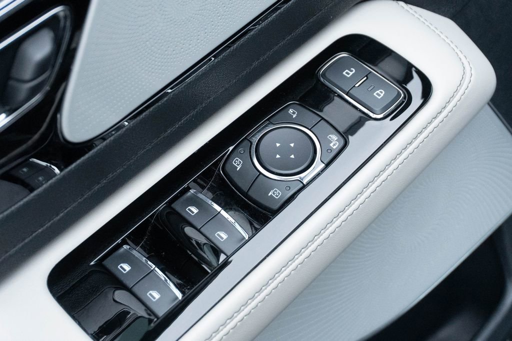 Used 2025 Lincoln Aviator Reserve w/ Equipment Group 201A AWD/4WD image 18