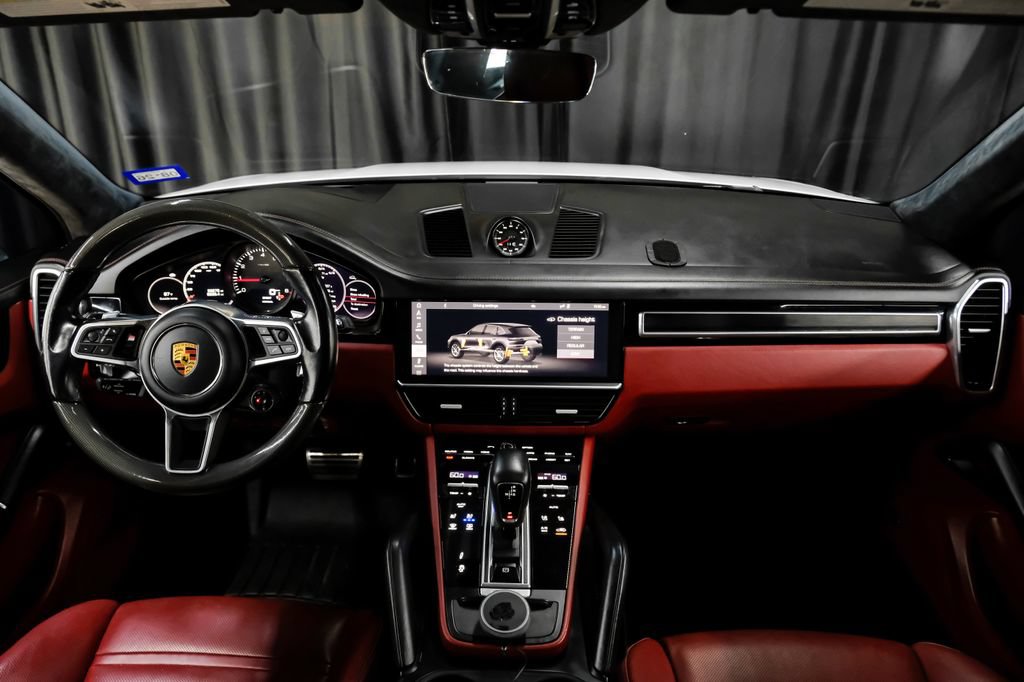 Used 2021 Porsche Cayenne GTS w/ Sport Chrono Package (8LH) AWD/4WD image 22
