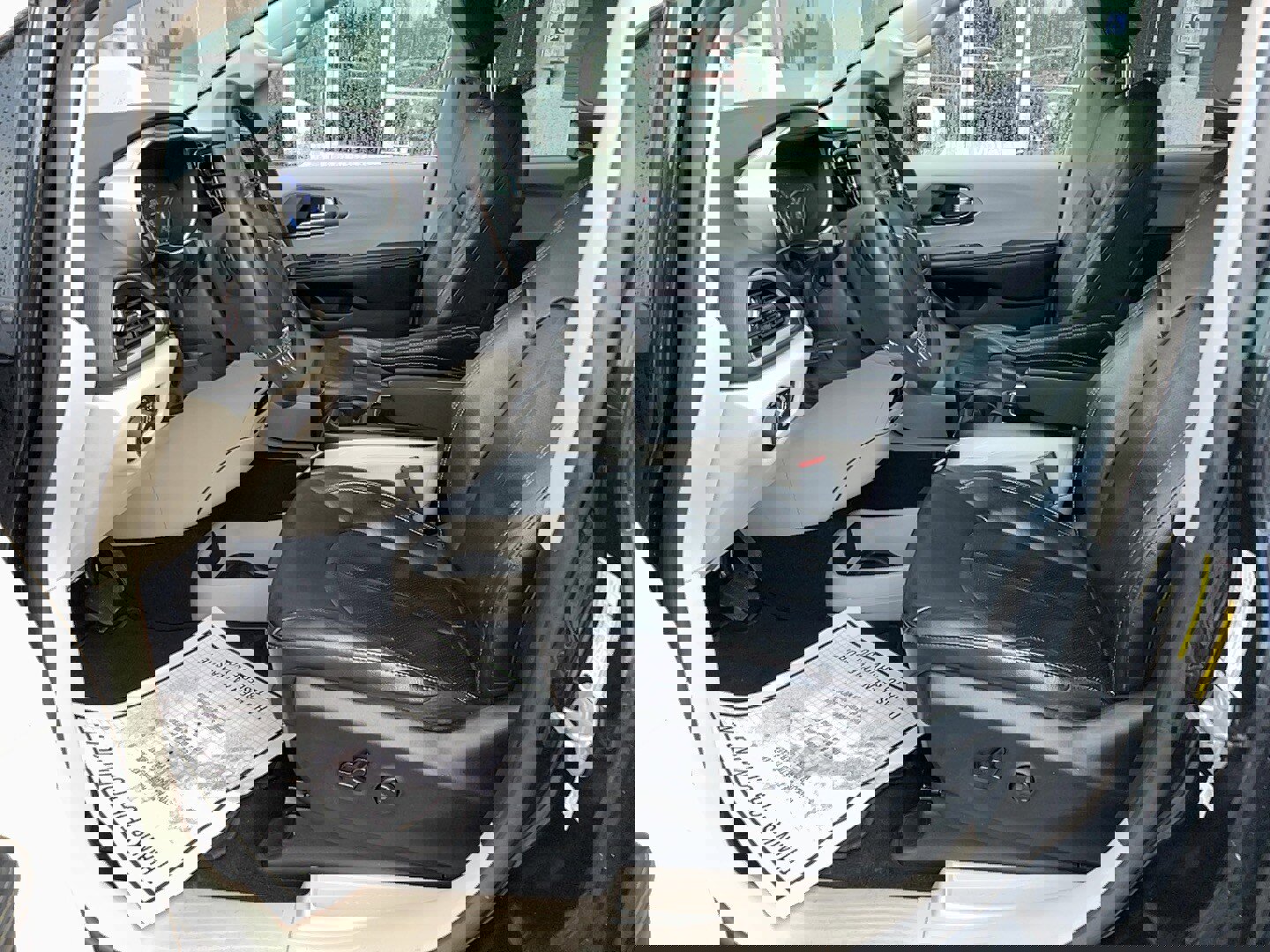 Used 2022 Chrysler Pacifica Touring-L image 19