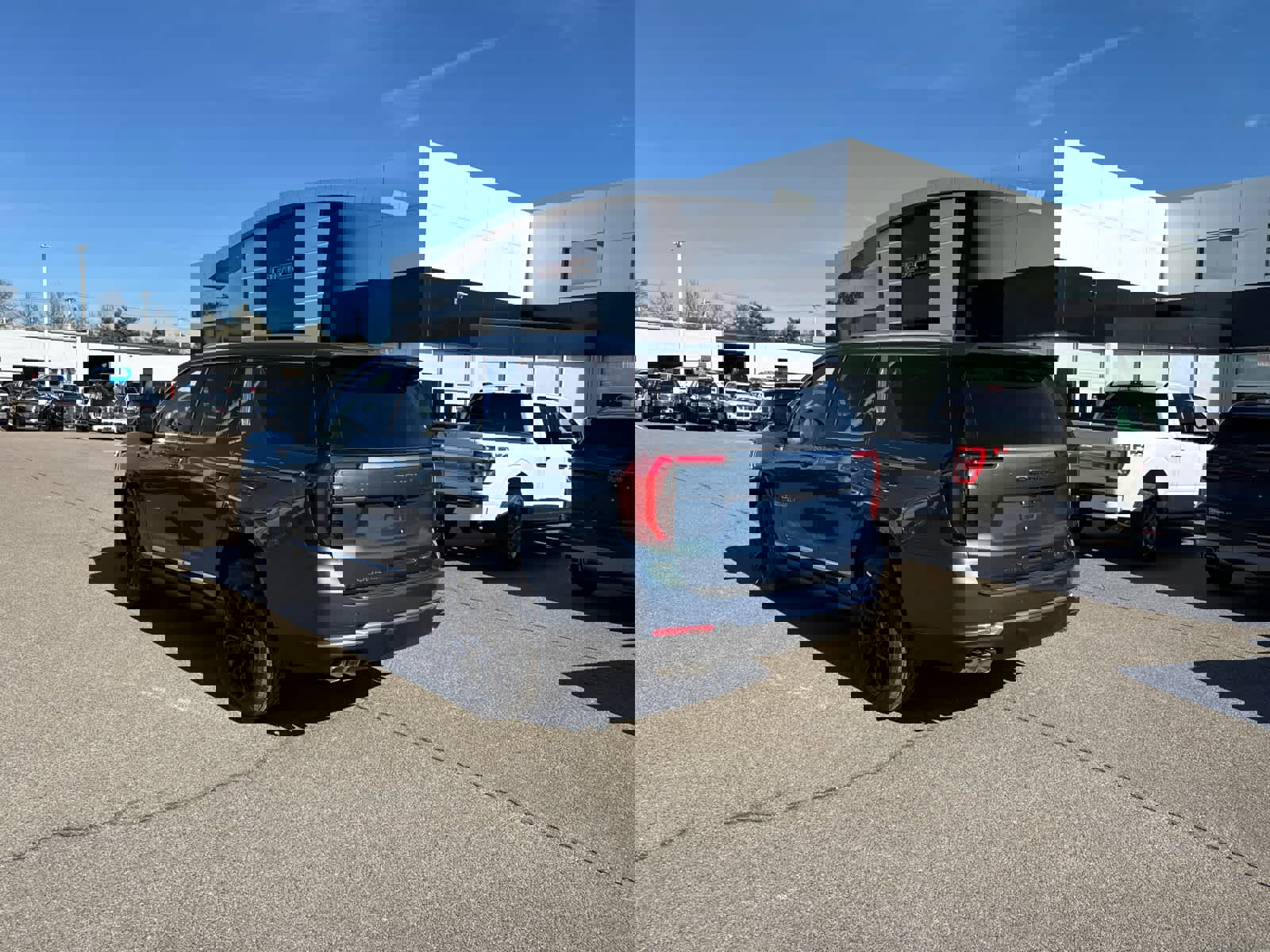 New 2026 GMC Yukon Denali w/ Sun & Power Step Package image 3