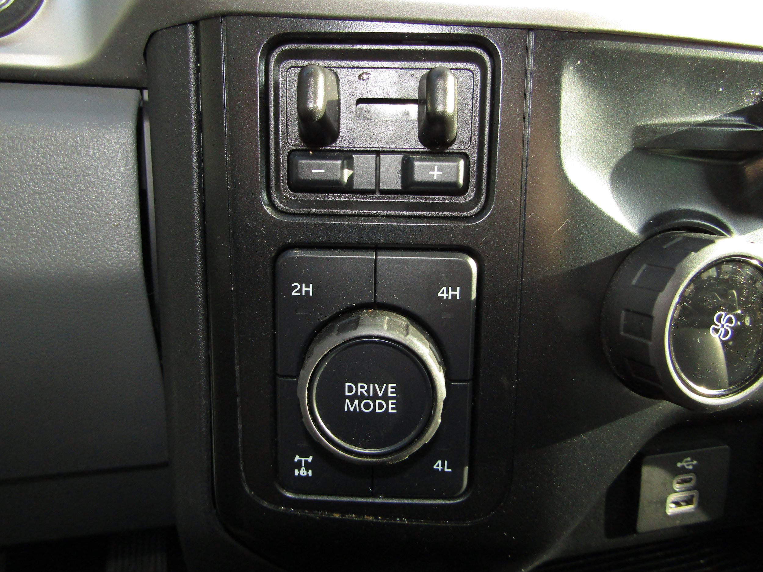 Used 2024 Ford F350 XL w/ FX4 Off-Road Package image 34