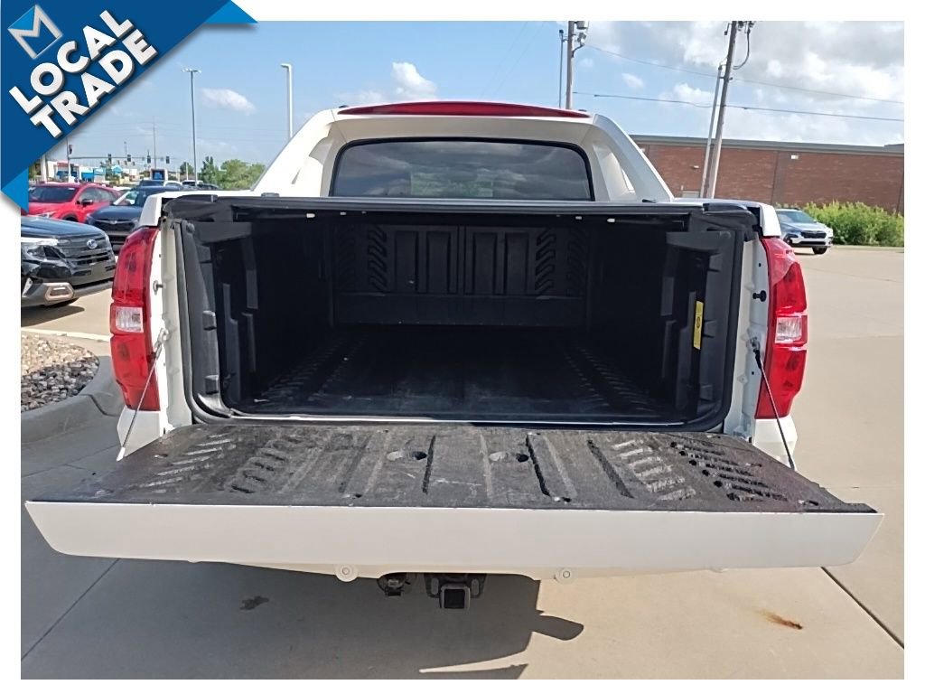 Used 2013 Chevrolet Avalanche LTZ AWD/4WD image 28