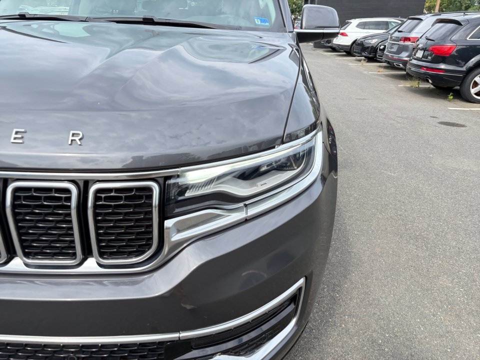 Used 2022 Jeep Wagoneer Series II AWD/4WD image 26