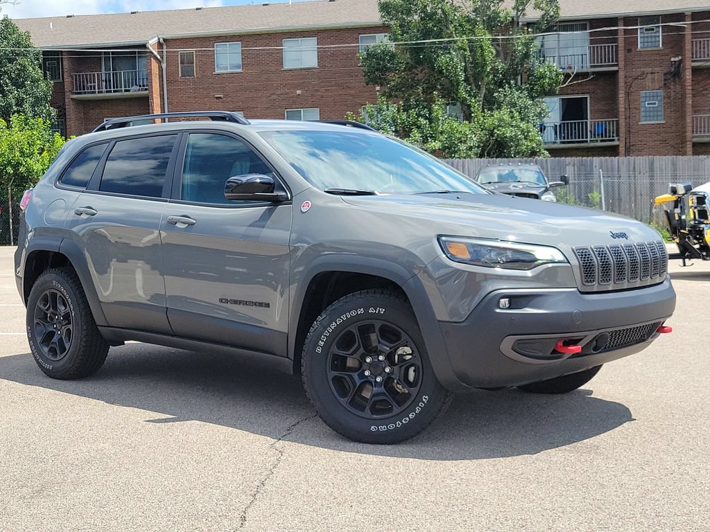 Used 2023 Jeep Cherokee Trailhawk AWD/4WD image 35