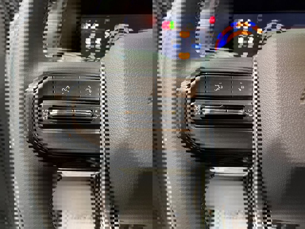 New 2025 Chevrolet Colorado LT w/ LT Convenience Package image 24