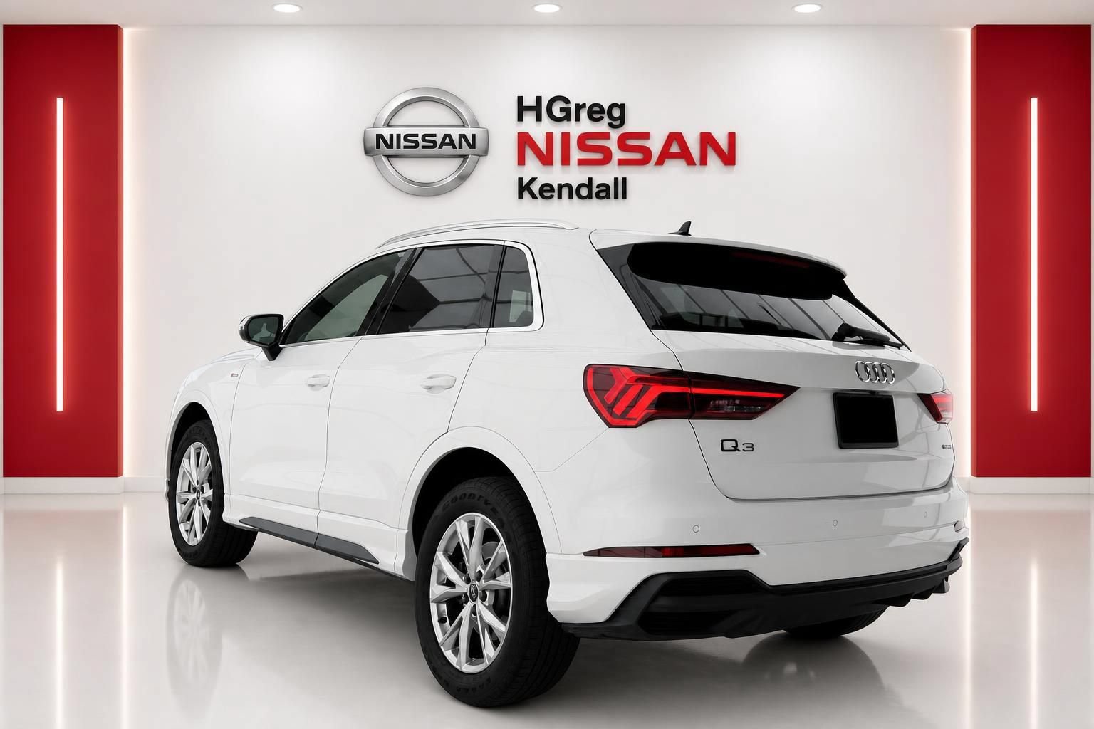 Used 2024 Audi Q3 2.0T Premium AWD/4WD image 2