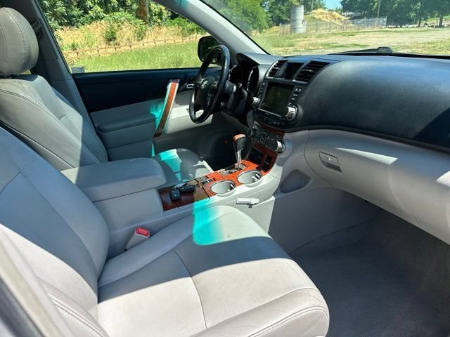 Used 2010 Toyota Highlander Limited AWD/4WD image 27