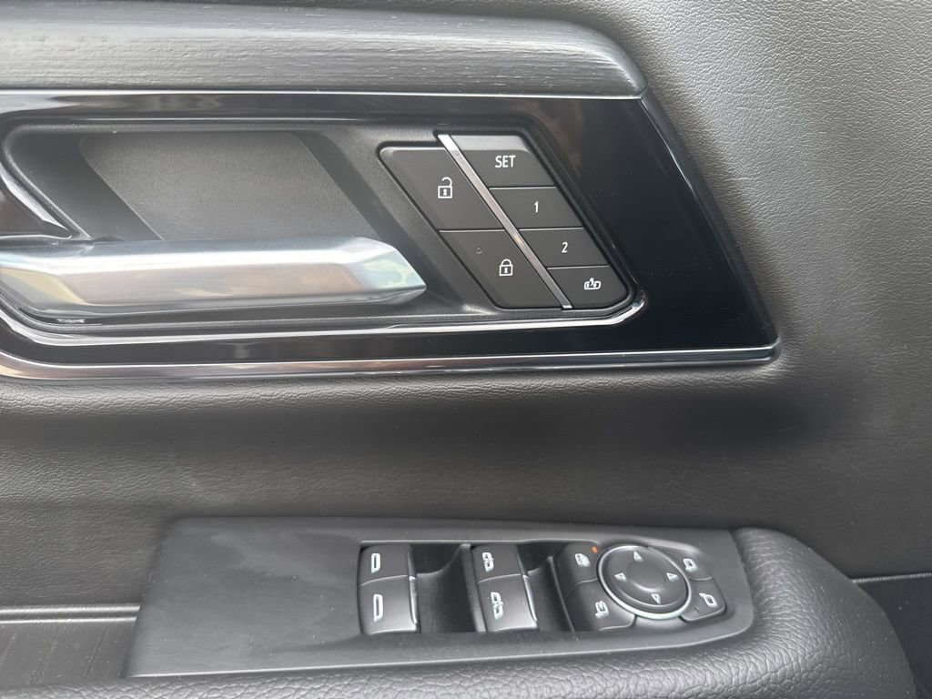 Used 2026 GMC Yukon Denali w/ Sun & Power Step Package image 19