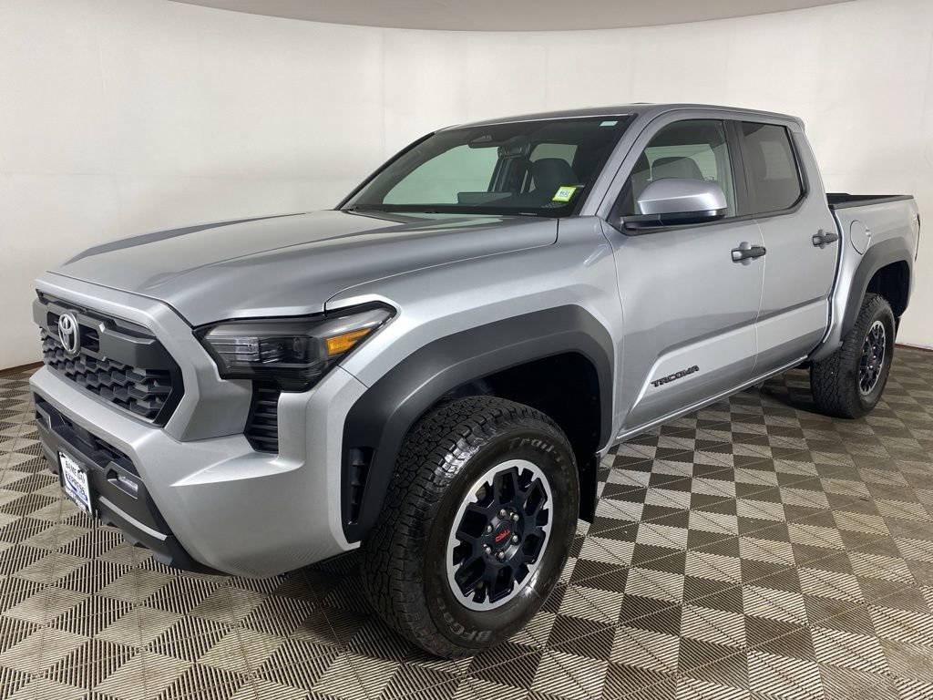 Used 2024 Toyota Tacoma TRD Off-Road AWD/4WD image 3
