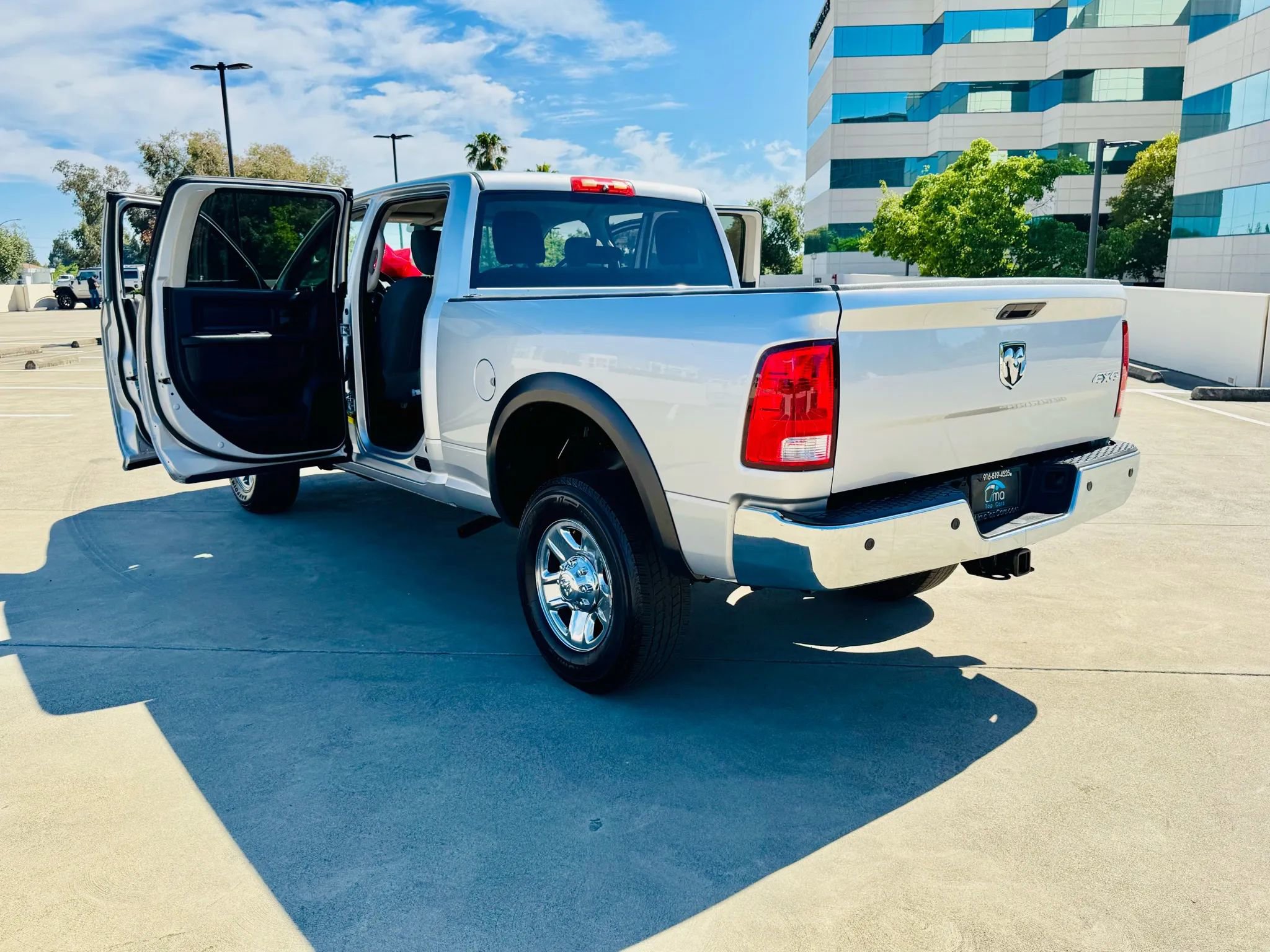 Used 2018 RAM 2500 Tradesman w/ Chrome Appearance Group AWD/4WD image 38
