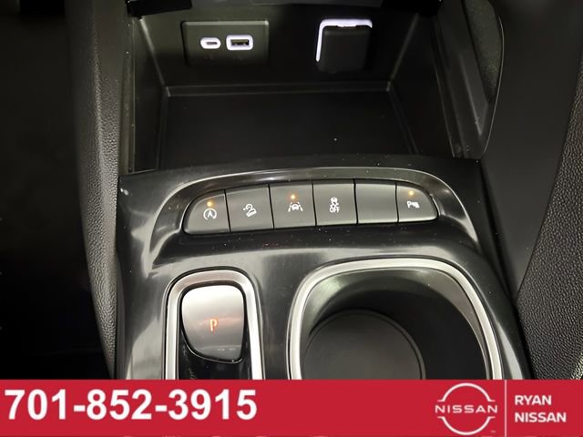 Used 2023 Buick Envision Essence image 24