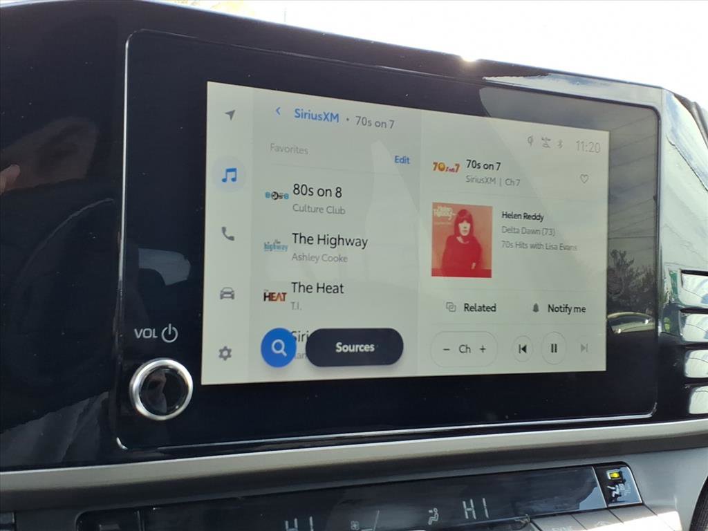 Used 2025 Toyota Camry LE image 12