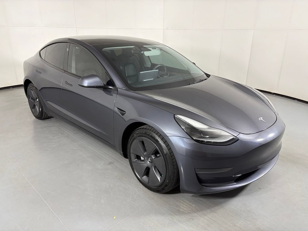 Used 2023 Tesla Model 3 Standard Range RWD image 2