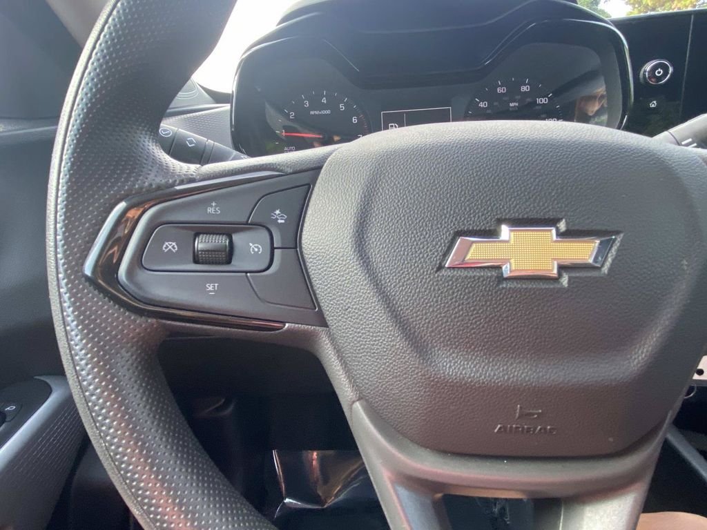 Used 2026 Chevrolet Trax LS FWD image 30