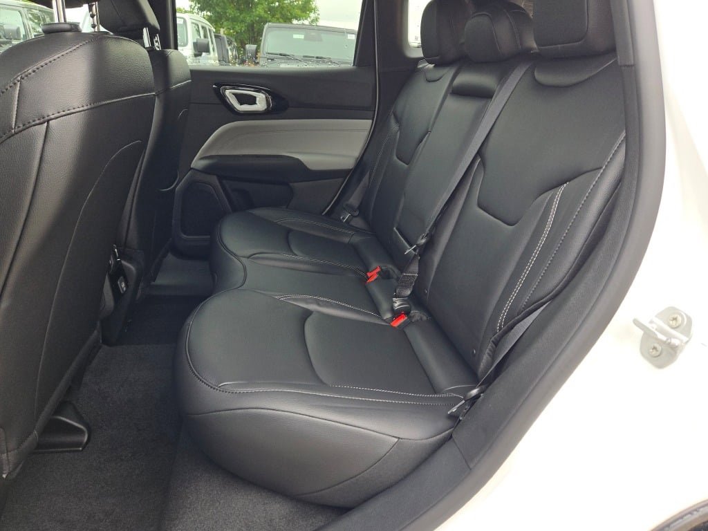 New 2026 Jeep Compass Limited image 18