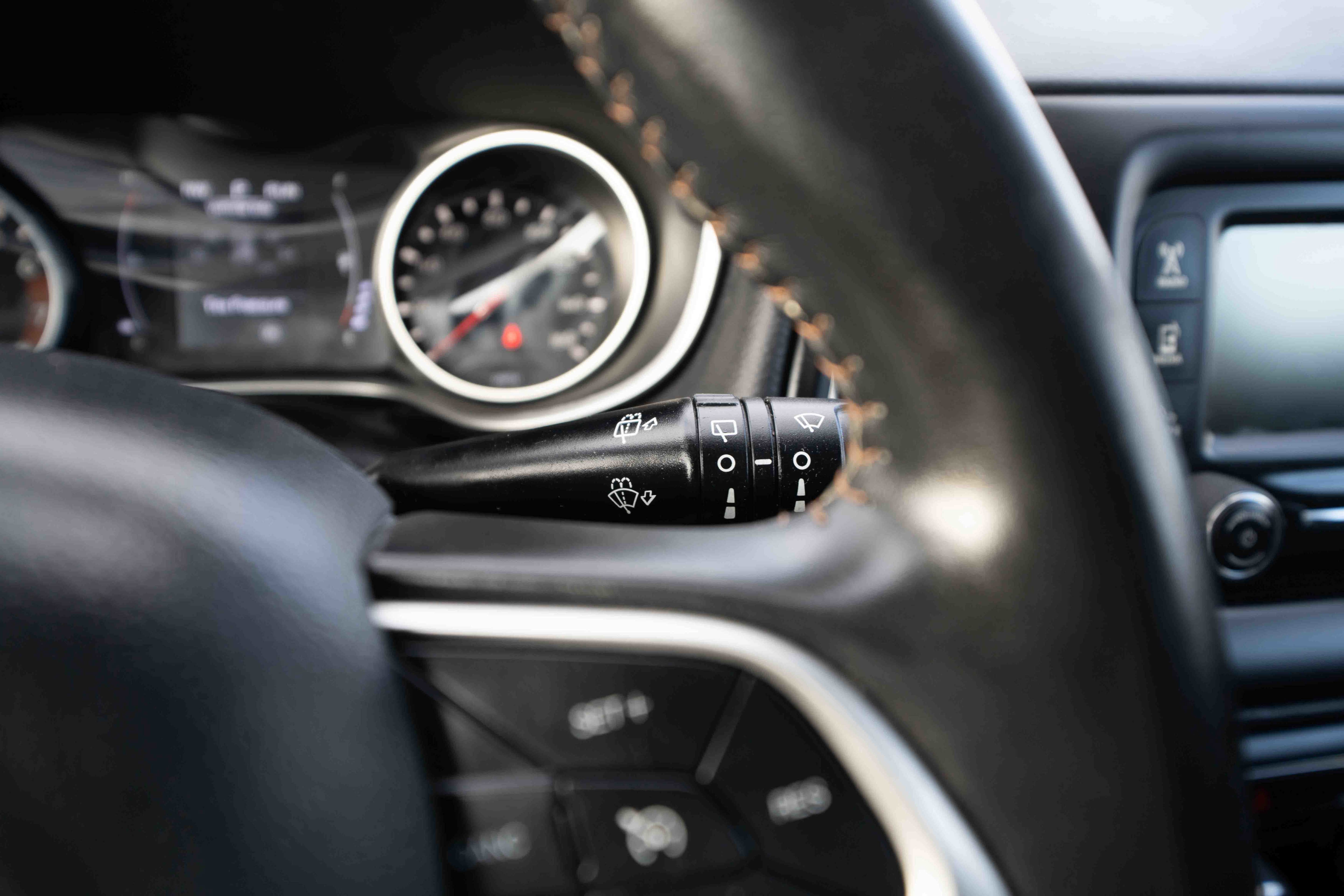 Used 2018 Jeep Compass Latitude image 14