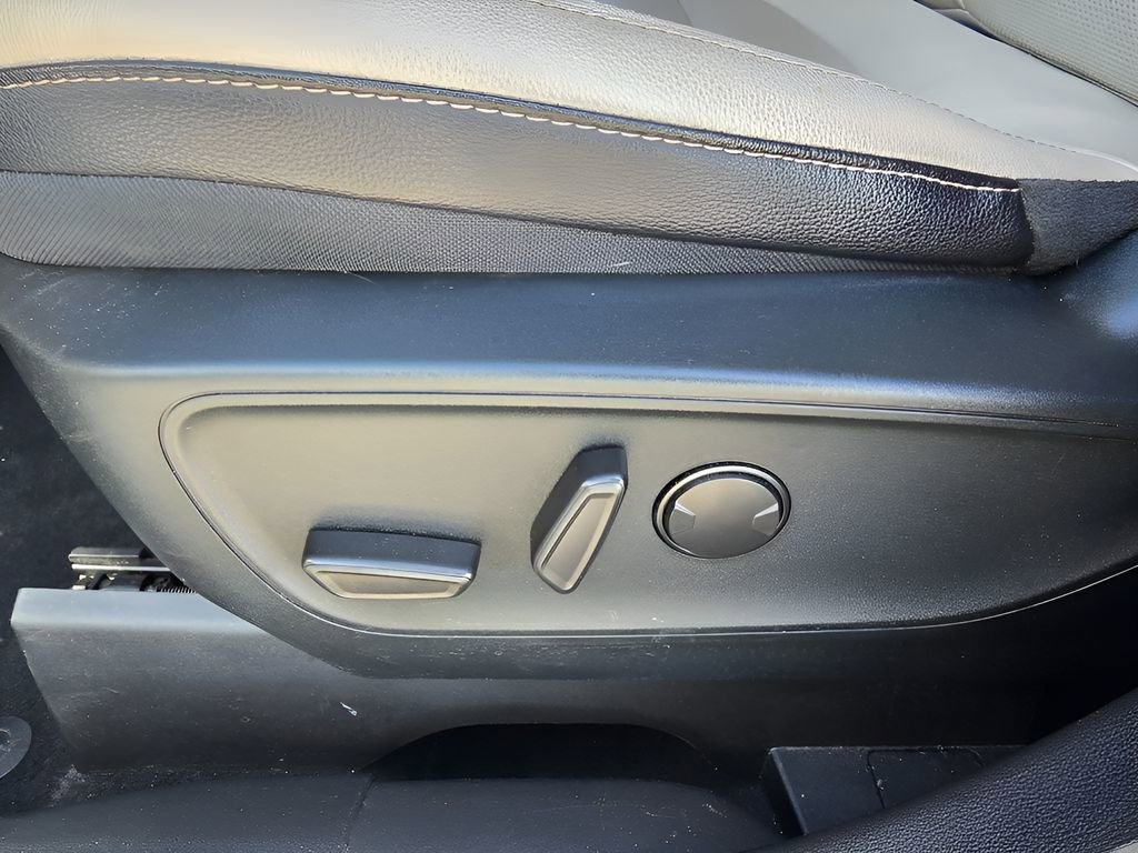 Used 2022 Ford Escape SEL image 16