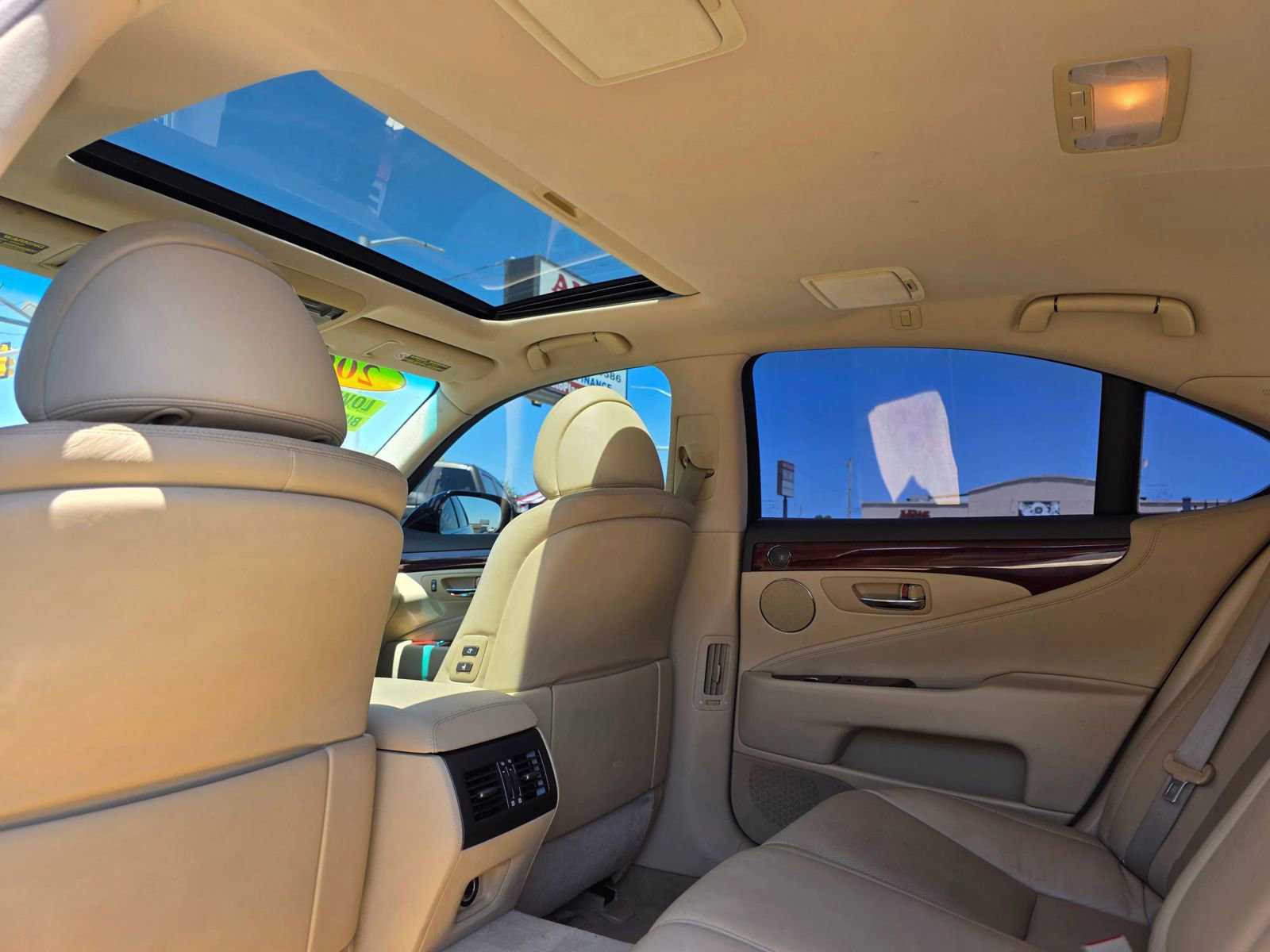 Used 2008 Lexus LS 460 RWD image 3