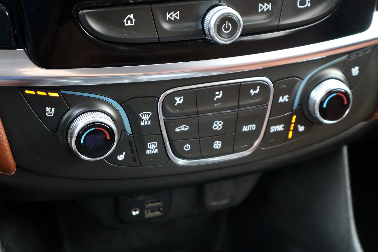 Used 2021 Chevrolet Traverse High Country FWD image 24