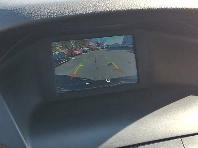 Used 2018 Ford Focus SE w/ SE Appearance Package image 16