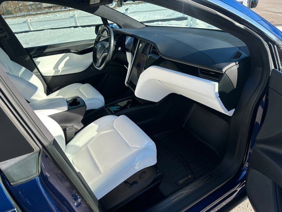 Used 2018 Tesla Model X 75D image 15