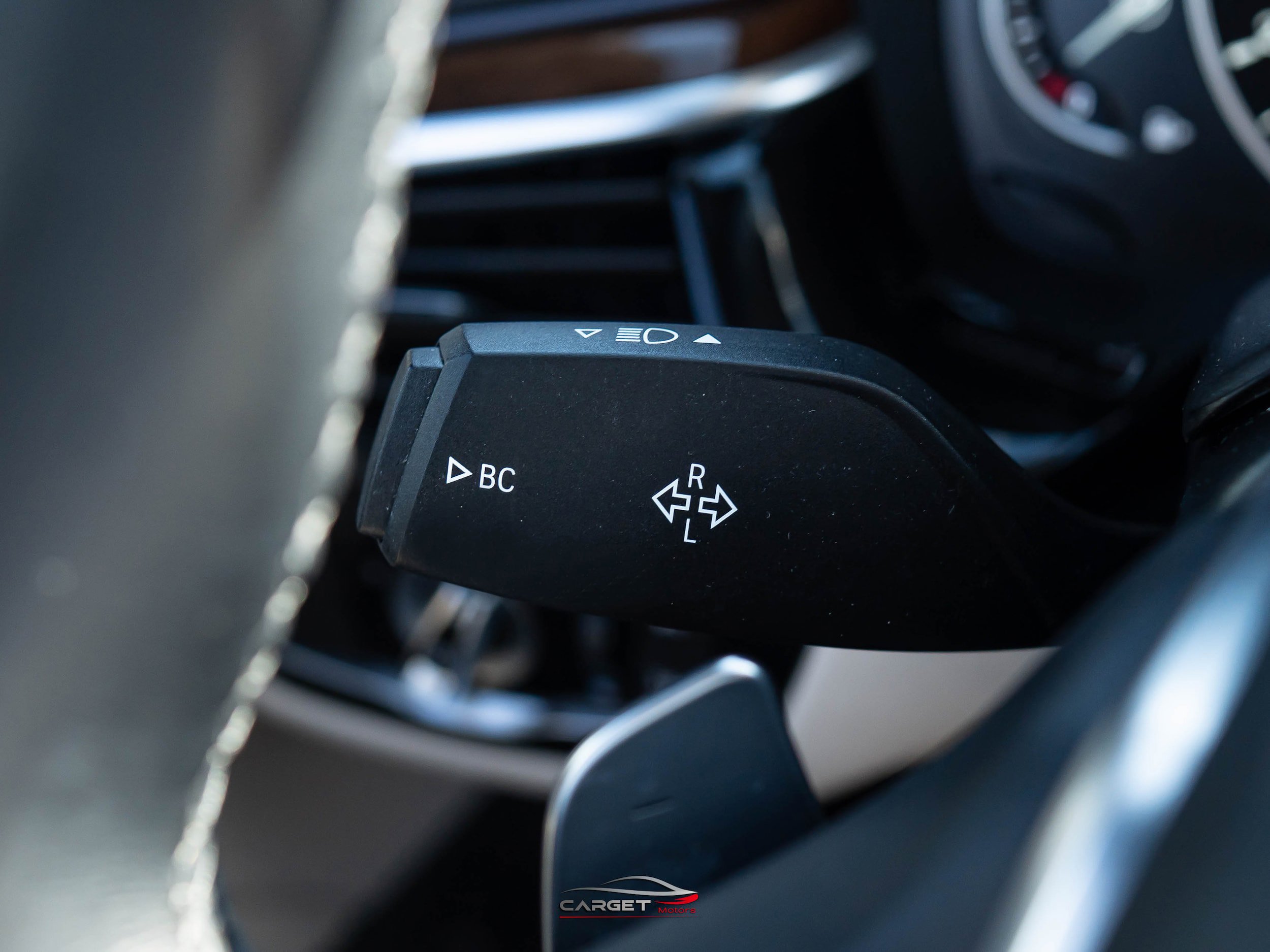 Used 2018 BMW 530i xDrive image 30