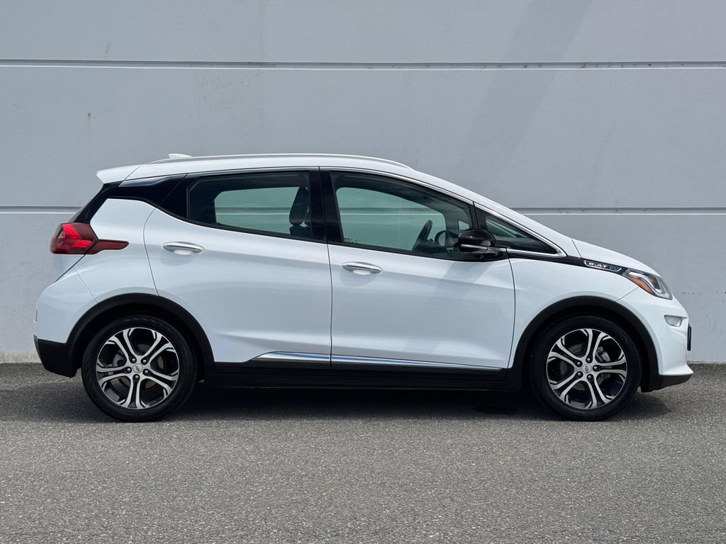 Used 2018 Chevrolet Bolt Premier w/ Driver Confidence II Package FWD image 8