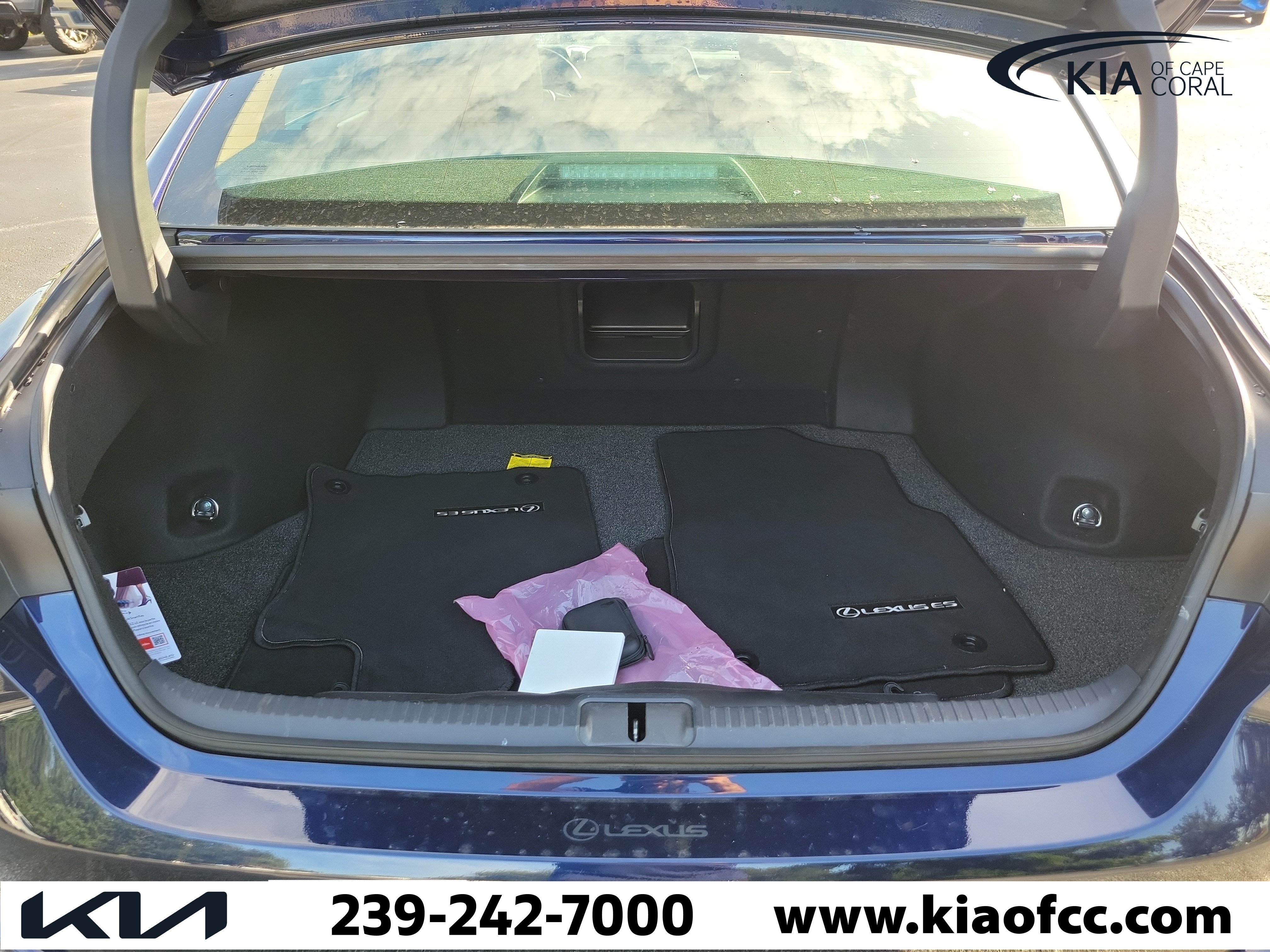Used 2025 Lexus ES 350 w/ Premium Package FWD image 10