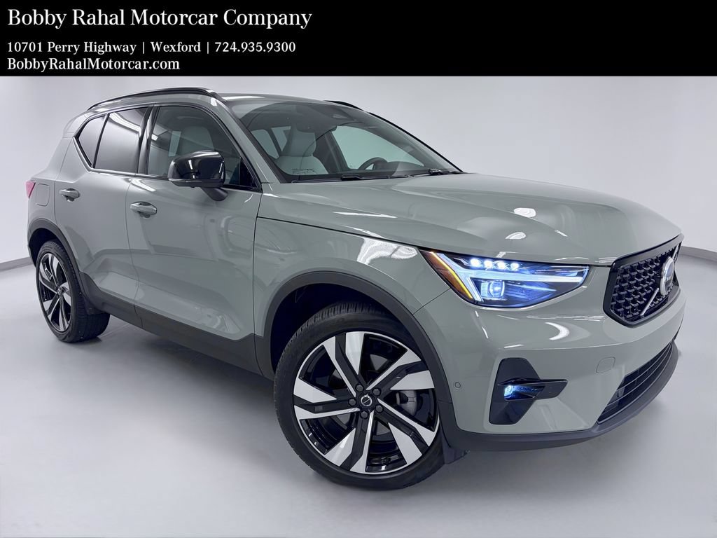 Used 2025 Volvo XC40 B5 Ultra w/ Climate Package AWD/4WD image 1