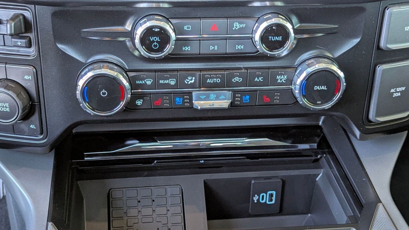 New 2026 Ford F250 Lariat image 27
