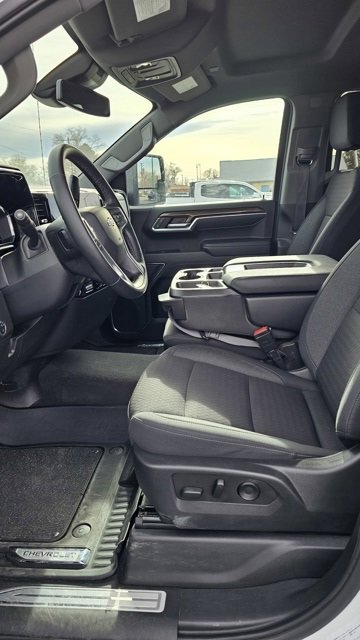 Used 2023 Chevrolet Silverado 1500 LT Trail Boss image 9