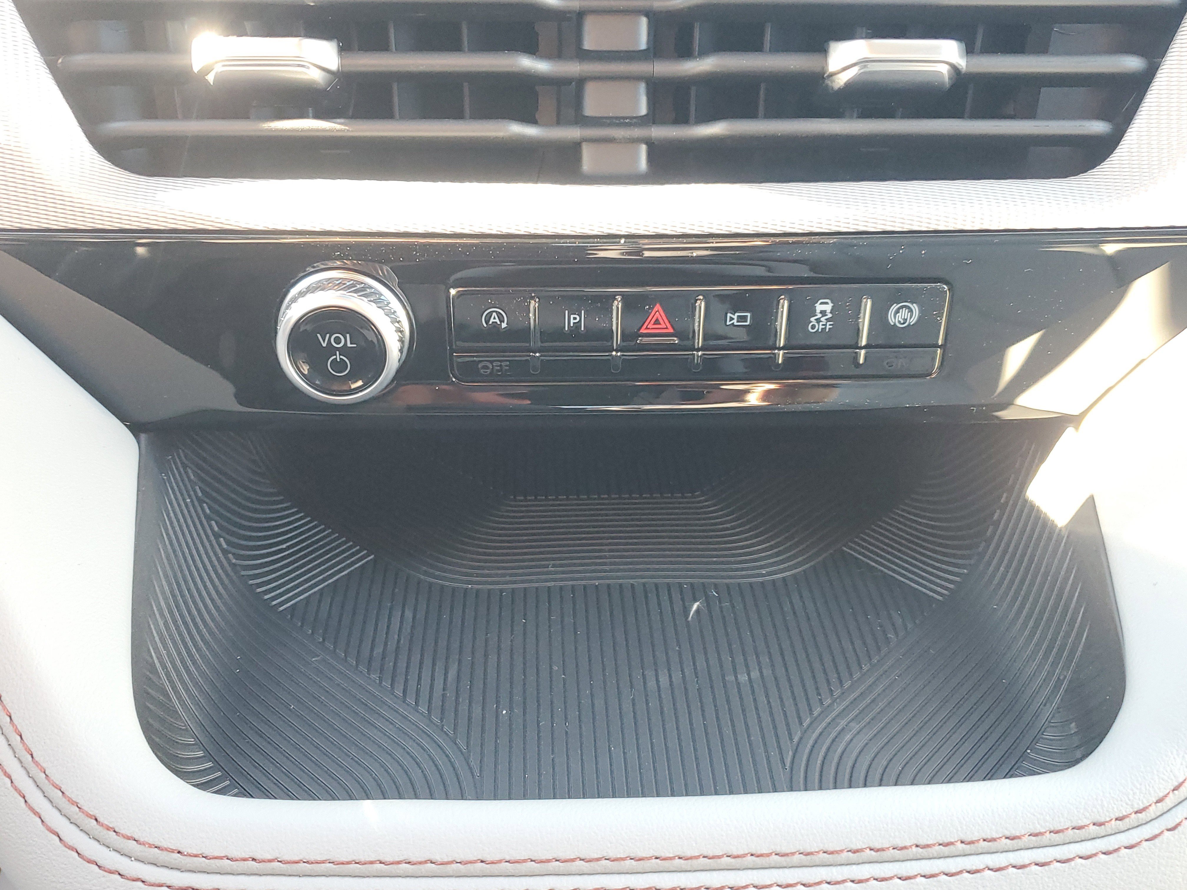 New 2026 Ford Explorer Active image 30