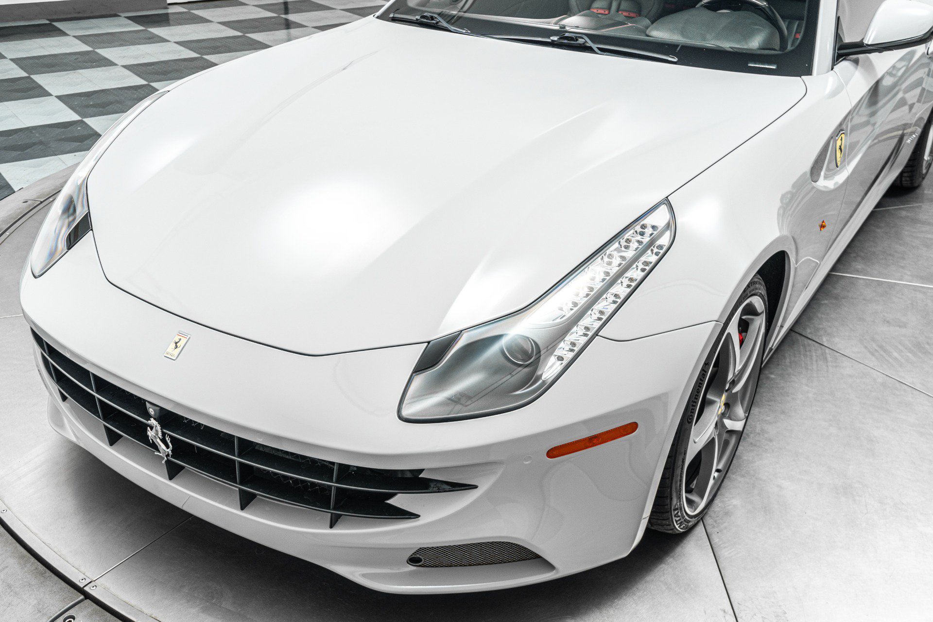 Used 2014 Ferrari FF AWD/4WD image 32
